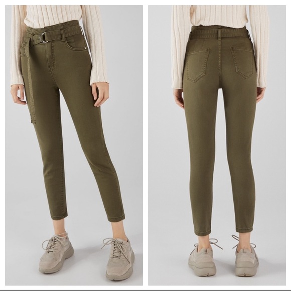 Bershka Pants - 🌹NWT. Bershka Green Trousers with belt. Size 8.